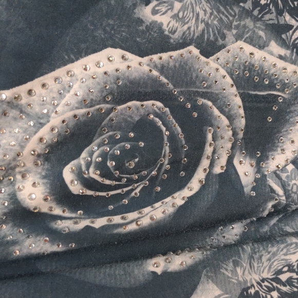 Top - Picture 4 of 4